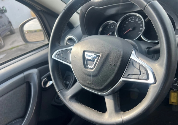 Dacia Duster cena 45900 przebieg: 169000, rok produkcji 2017 z Lubartów małe 172